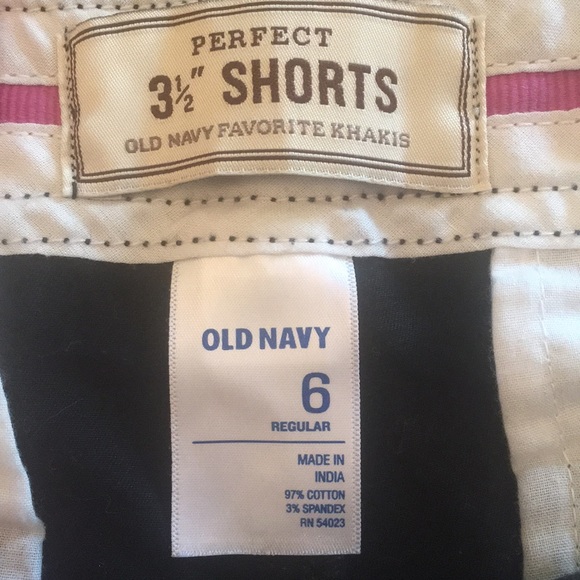 Old Navy perfect 3 1/2 “ shorts - Picture 5 of 6